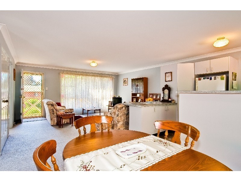 210 Lakedge Avenue, Berkeley Vale NSW 2261