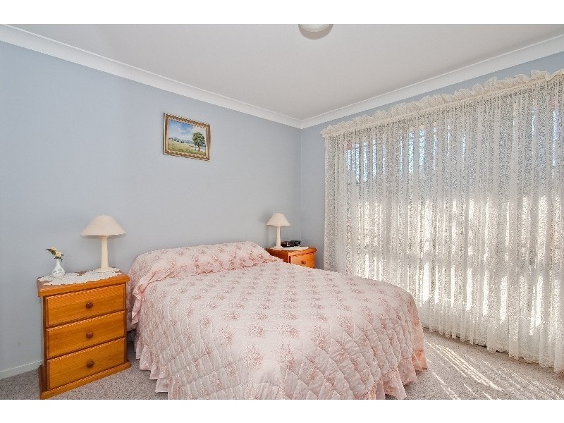 210 Lakedge Avenue, Berkeley Vale NSW 2261