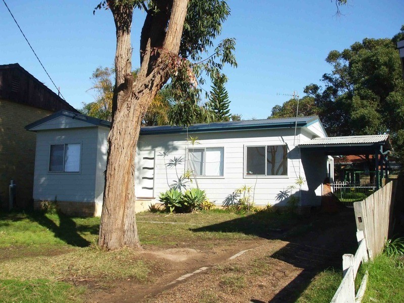 33 South Street, Killarney Vale NSW 2261