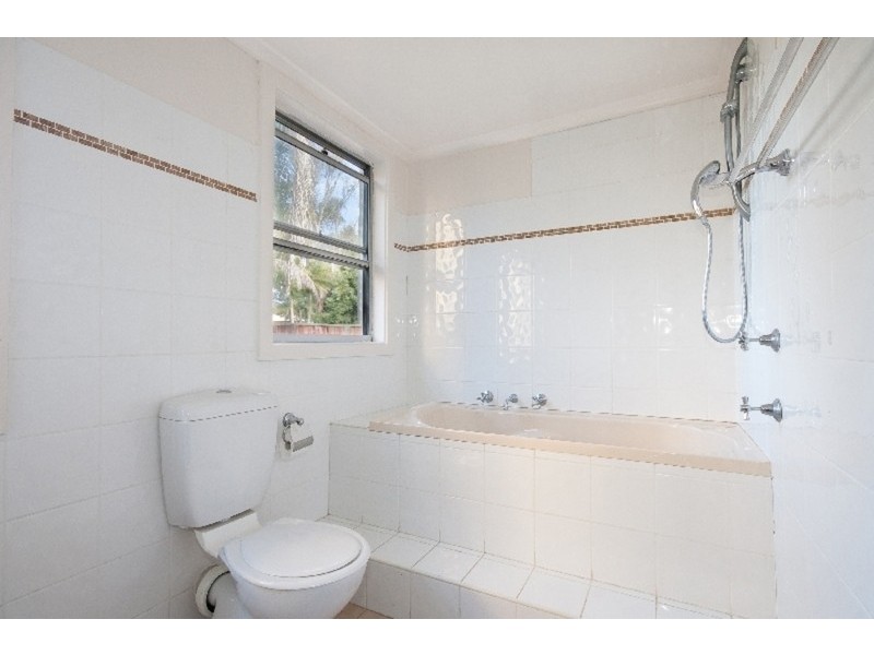 33 South Street, Killarney Vale NSW 2261