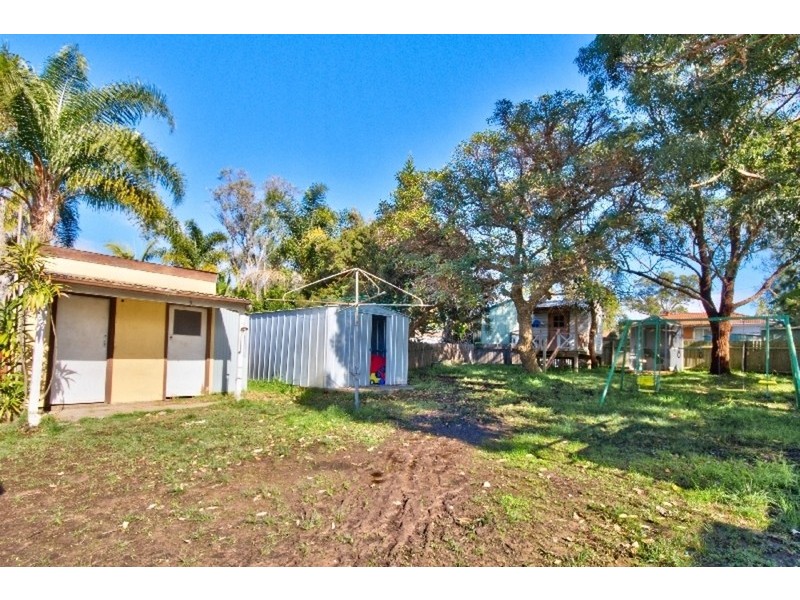 33 South Street, Killarney Vale NSW 2261