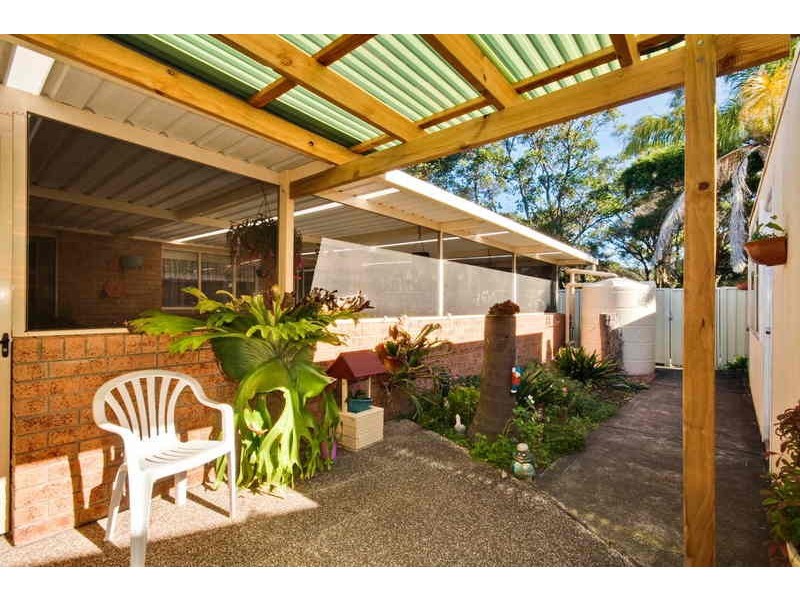 4 Charlotte Close, Bateau Bay NSW 2261