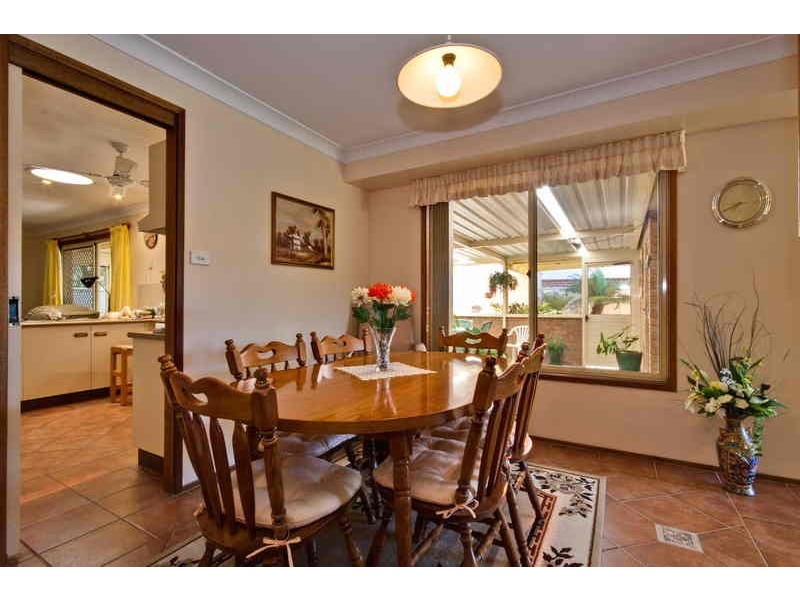 4 Charlotte Close, Bateau Bay NSW 2261