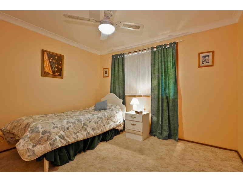 4 Charlotte Close, Bateau Bay NSW 2261