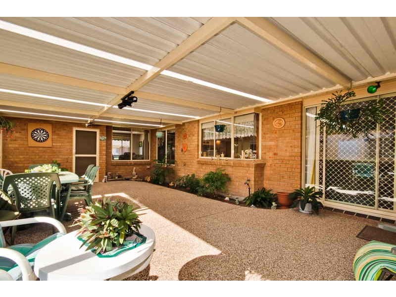4 Charlotte Close, Bateau Bay NSW 2261