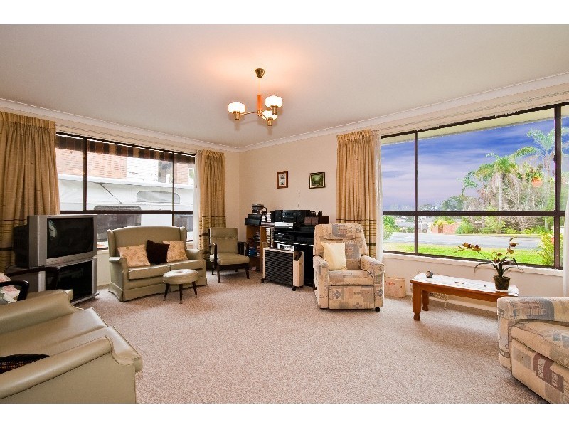 44 Hinemoa Avenue, Killarney Vale NSW 2261