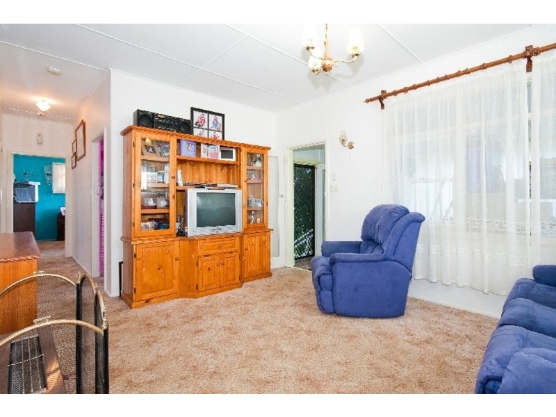 24 Carlyon Street, Killarney Vale NSW 2261