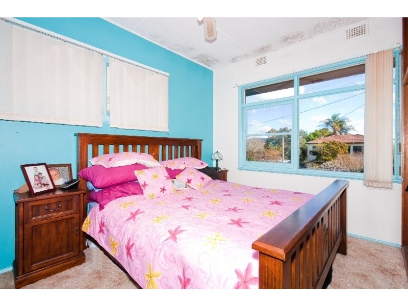 24 Carlyon Street, Killarney Vale NSW 2261