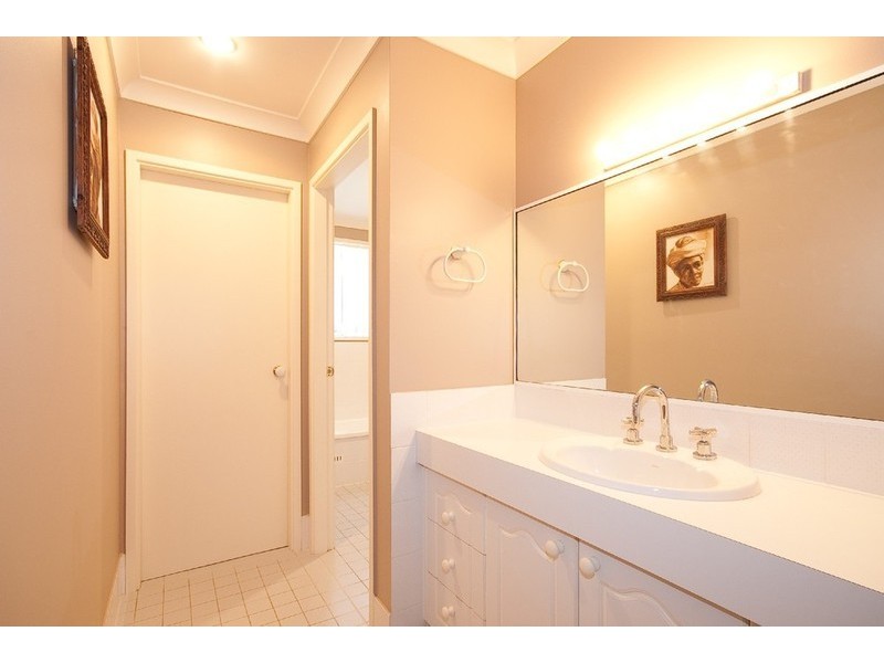 15 Montana Place, Bateau Bay NSW 2261