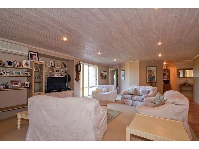 15 Montana Place, Bateau Bay NSW 2261