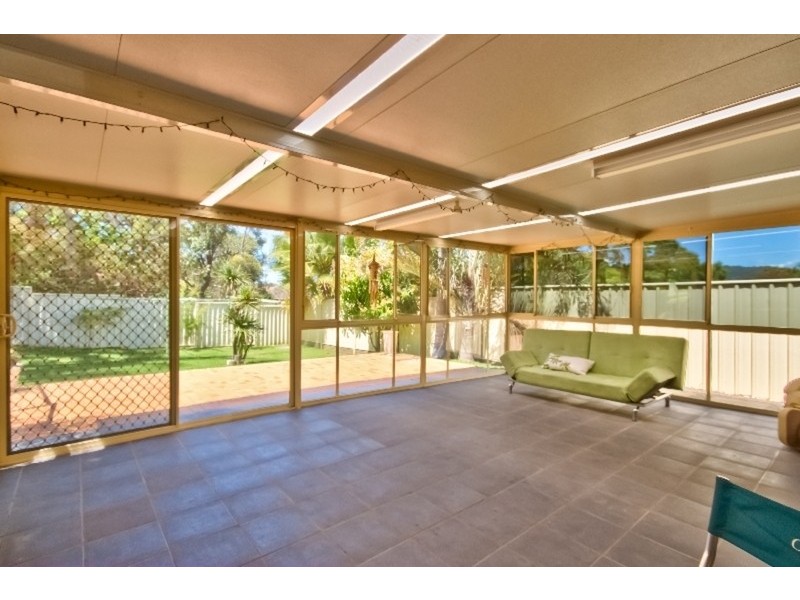 10 Belshaw Place, Bateau Bay NSW 2261