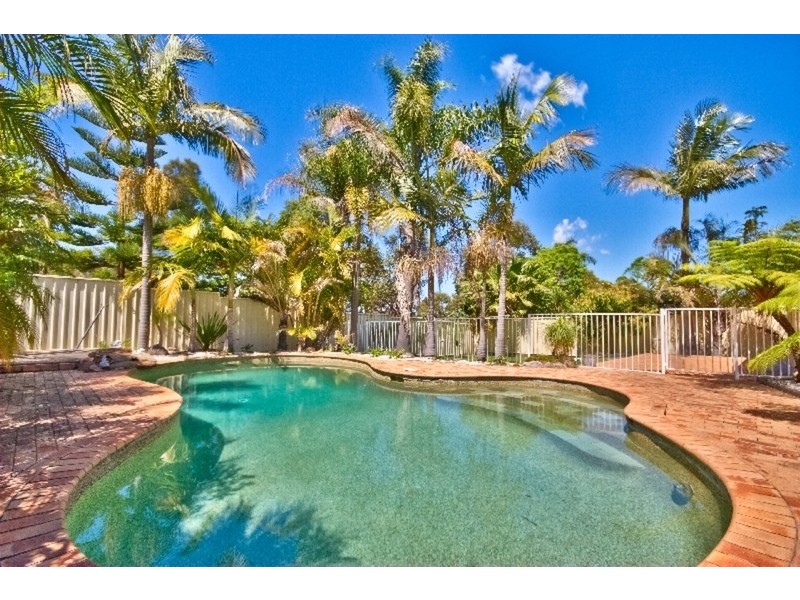 10 Belshaw Place, Bateau Bay NSW 2261