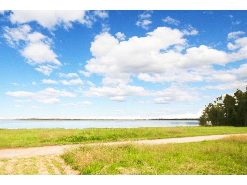 279 Lakedge Avenue, Berkeley Vale NSW 2261