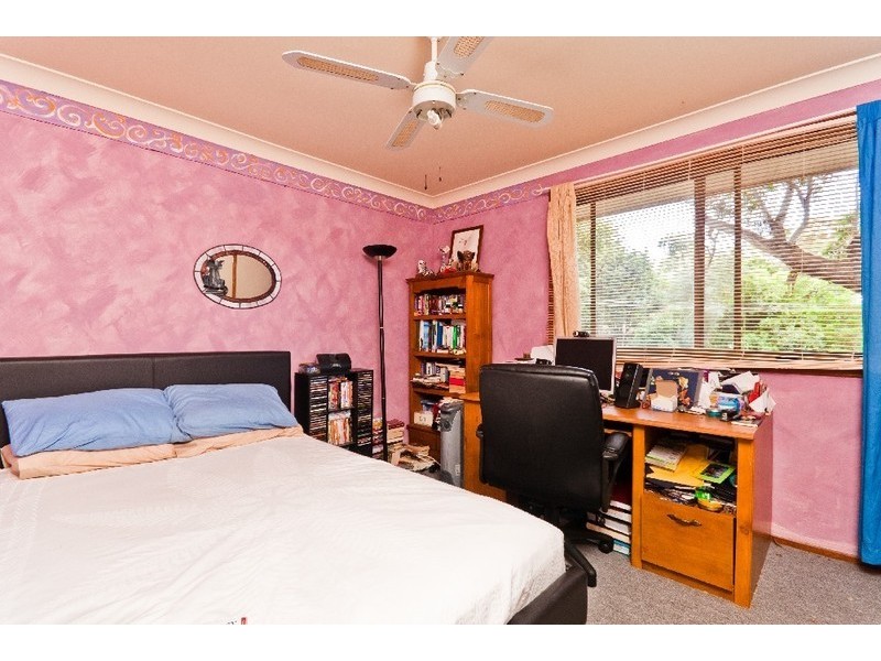 52 Shannon Parade, Berkeley Vale NSW 2261