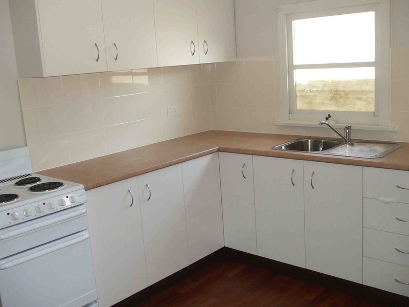 90 Lakedge Avenue, Berkeley Vale NSW 2261