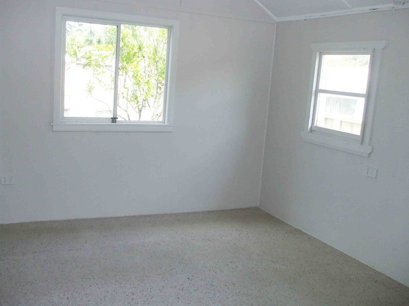 90 Lakedge Avenue, Berkeley Vale NSW 2261