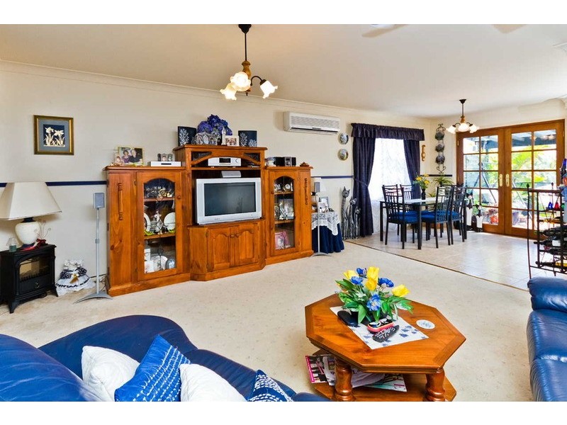 61 Hillside Drive, Berkeley Vale NSW 2261