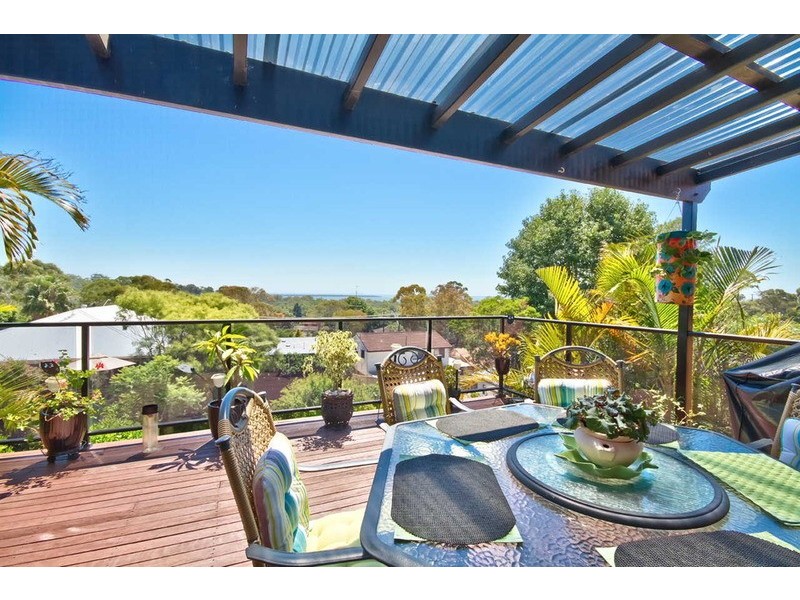 61 Hillside Drive, Berkeley Vale NSW 2261