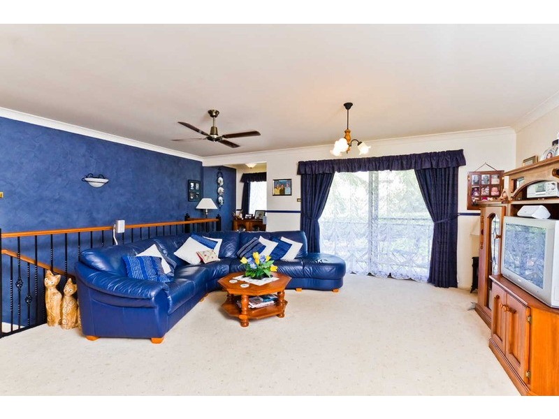61 Hillside Drive, Berkeley Vale NSW 2261