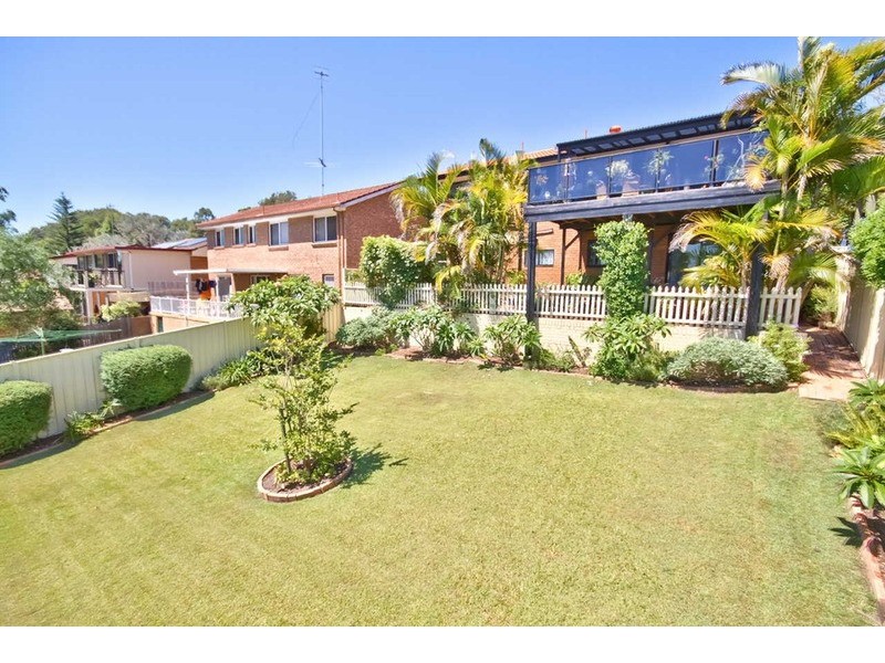 61 Hillside Drive, Berkeley Vale NSW 2261