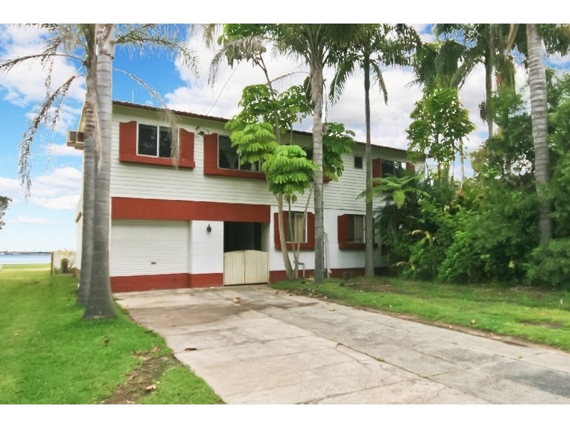 279 Lakedge Avenue, Berkeley Vale NSW 2261