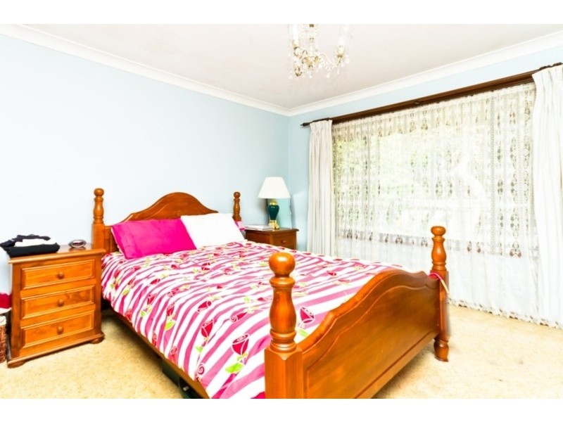 6 Kywong Close, Bateau Bay NSW 2261