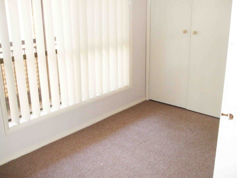 16 St James Avenue, Berkeley Vale NSW 2261