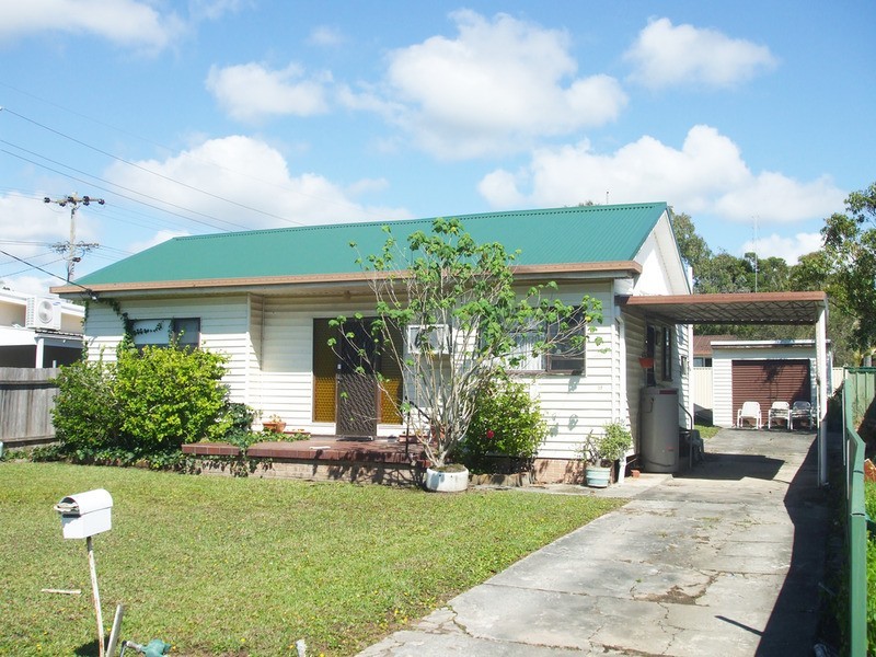 37 Bass Avenue, Killarney Vale NSW 2261