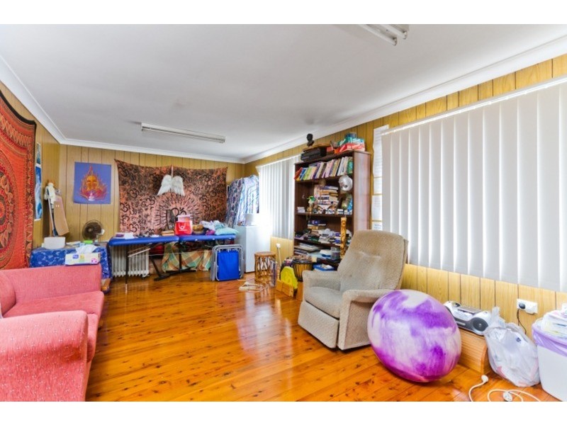 37 Bass Avenue, Killarney Vale NSW 2261