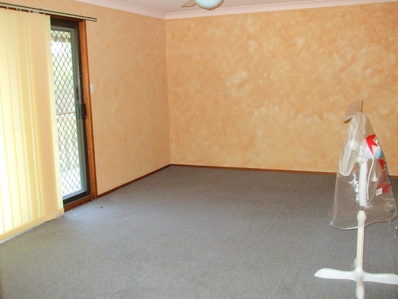 52 Shannon Parade, Berkeley Vale NSW 2261