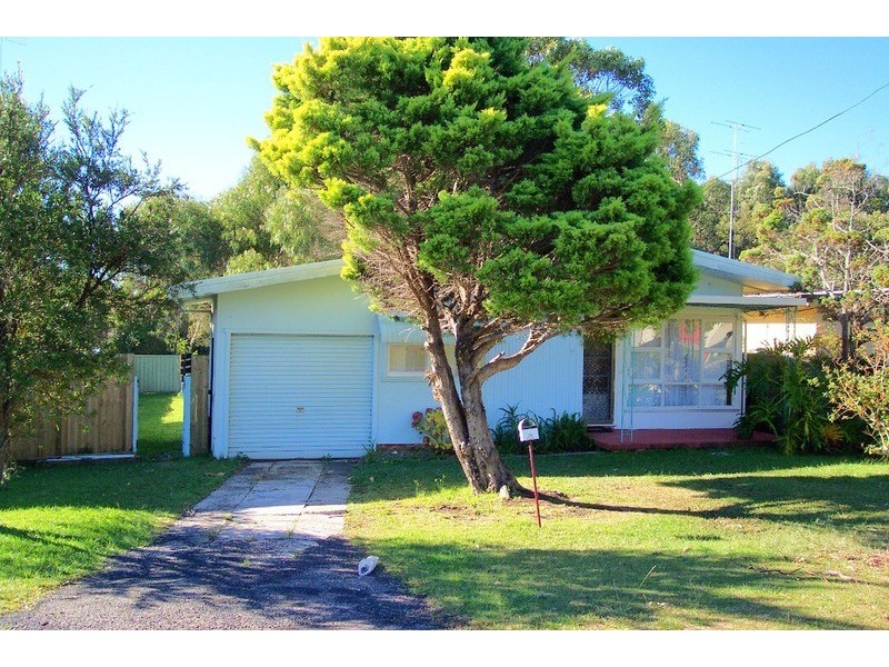 24 Papala Avenue, Bateau Bay NSW 2261