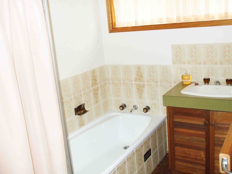 48 Dampier Boulevard, Killarney Vale NSW 2261