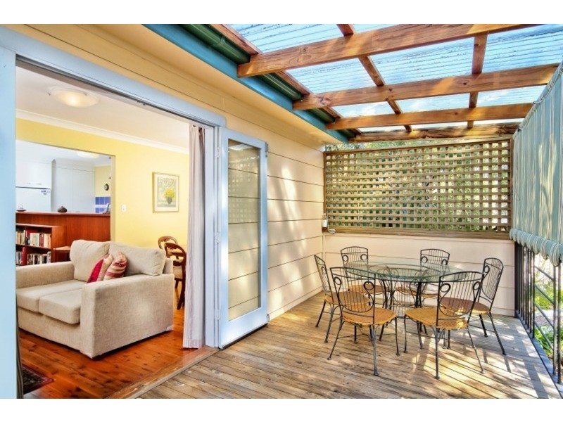 4 Garland Avenue, Killarney Vale NSW 2261