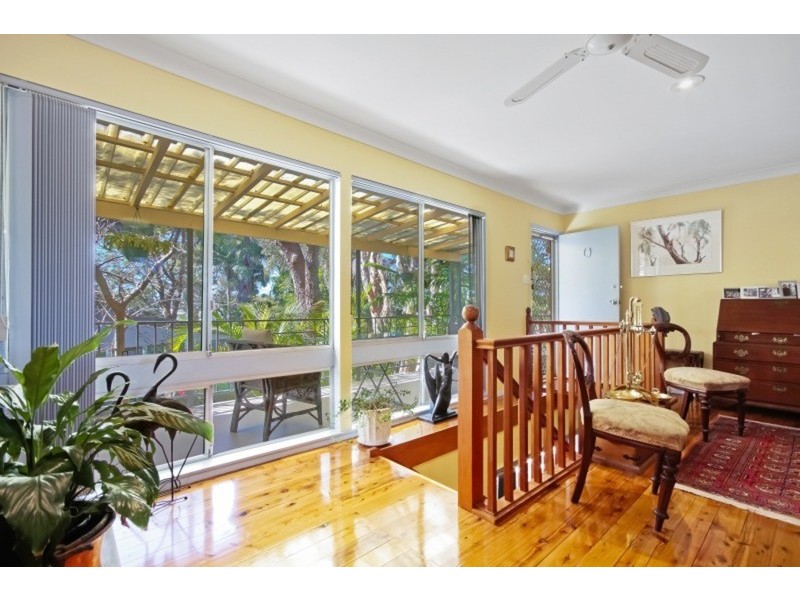 4 Garland Avenue, Killarney Vale NSW 2261