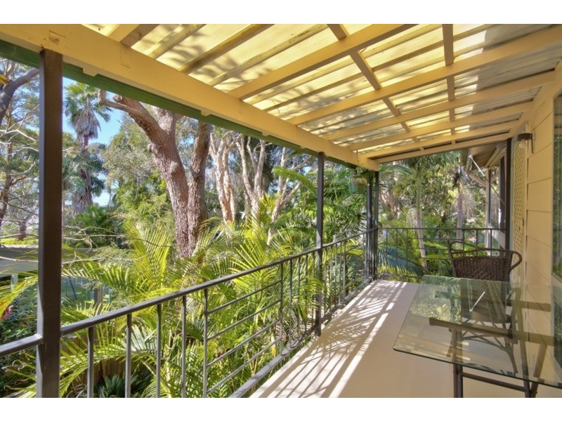 4 Garland Avenue, Killarney Vale NSW 2261