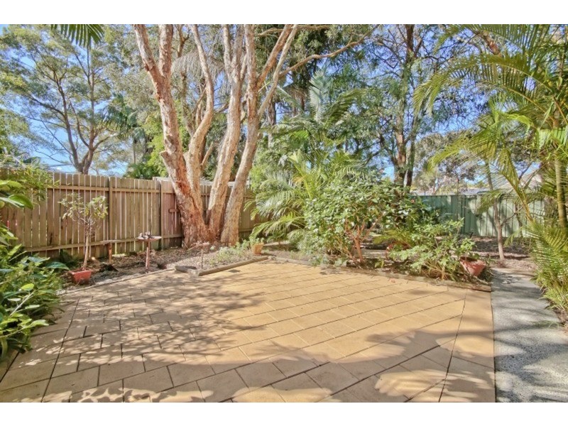 4 Garland Avenue, Killarney Vale NSW 2261