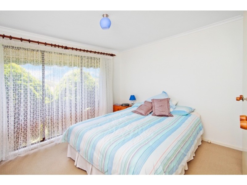 2 Newhaven  Place, Bateau Bay NSW 2261