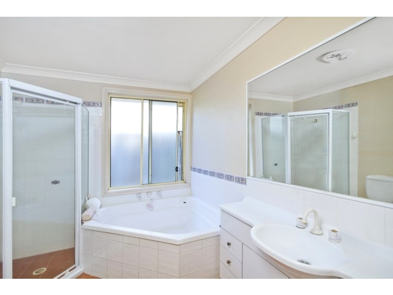 4 Glider Road, Wadalba NSW 2259