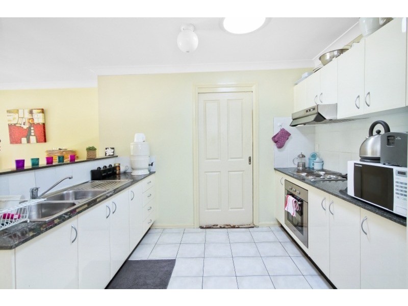 Units 1-5/6-7 Bell  Close, Mardi NSW 2259