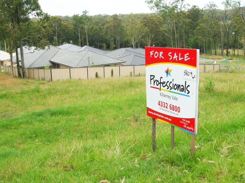 12 Melbourne  Road, Wadalba NSW 2259