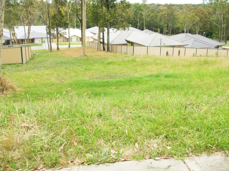 12 Melbourne  Road, Wadalba NSW 2259