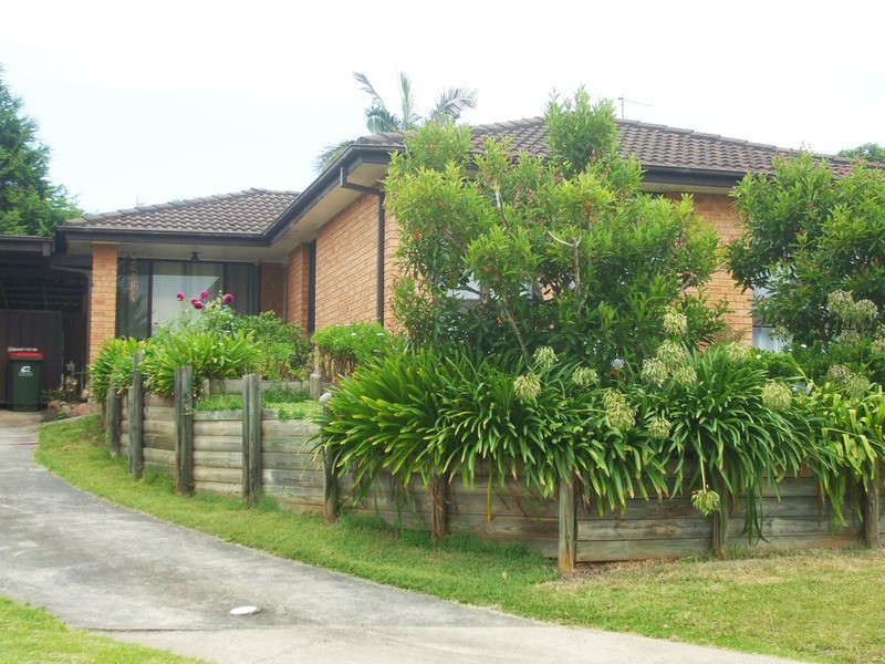 18 Namoi Close, Bateau Bay NSW 2261