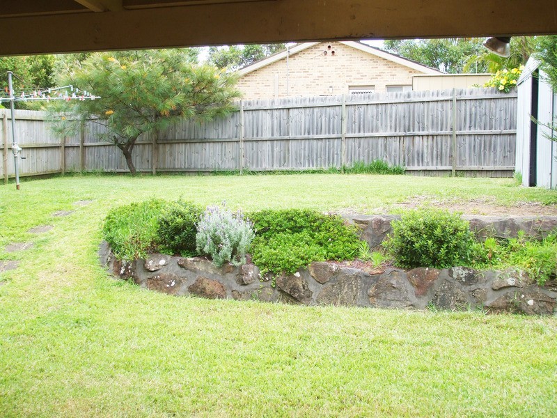 18 Namoi Close, Bateau Bay NSW 2261