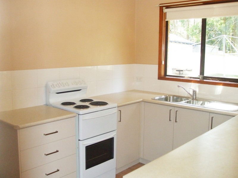 27 Blenheim Avenue, Berkeley Vale NSW 2261