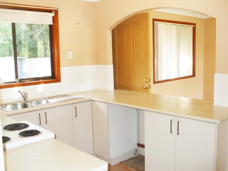 27 Blenheim Avenue, Berkeley Vale NSW 2261