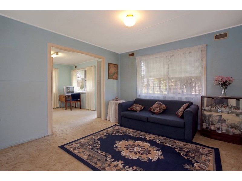 11 Lakeside Parade, The Entrance NSW 2261