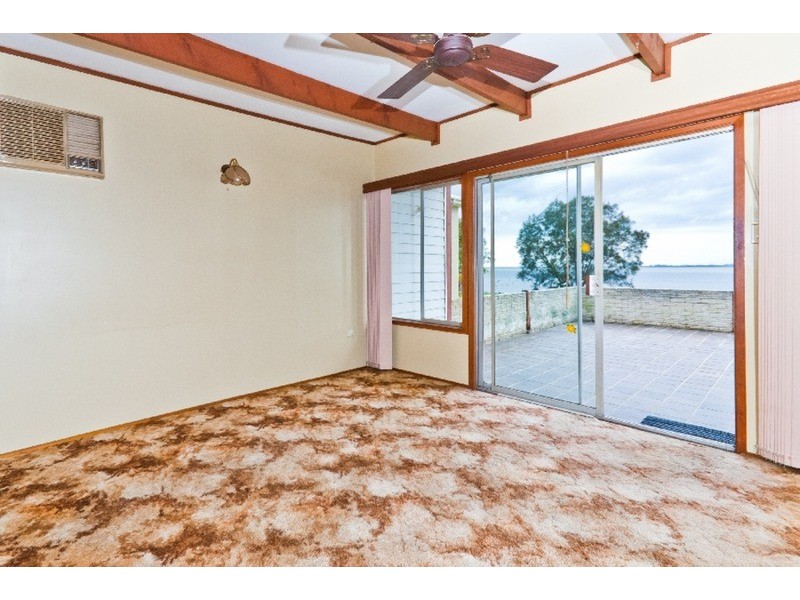 279 Lakedge Avenue, Berkeley Vale NSW 2261