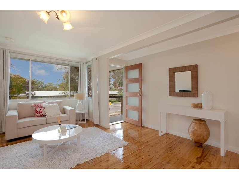 82 Henry Parkes Drive, Berkeley Vale NSW 2261