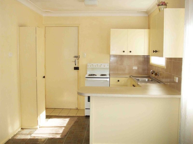 31 Albatross Road, Berkeley Vale NSW 2261