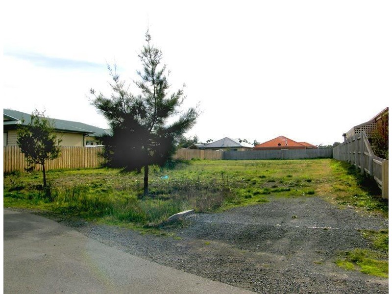 16 Iriswells Close, Tooradin VIC 3980